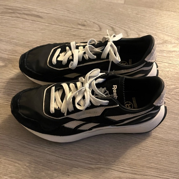 REEBOK SHOES Size 7.5M 9W - Picture 3 of 5